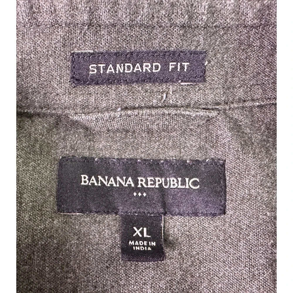 Banana Republic Mens XL Gray Button Down Shirt Soft Minimalist‎ Dark Academia